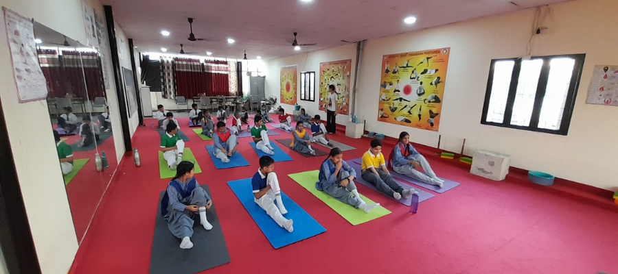 Yoga Helps Students Improve Concentration – School in Dehradun